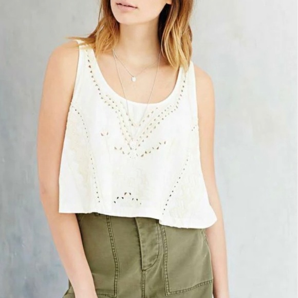 Urban Outfitters Tops - Urban Outfitters Kimchi Blue Sleeveless Beaded Crop‎ Top Size XS Cotton/Linen